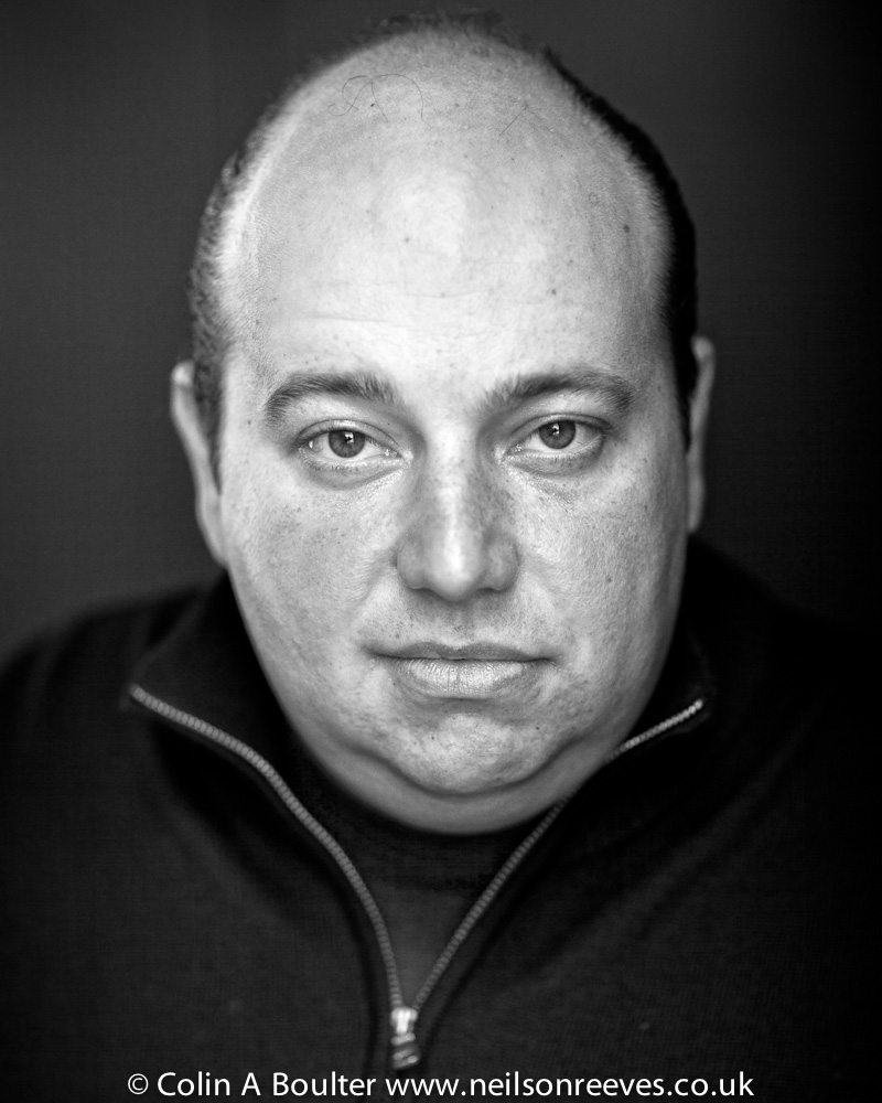 Actor headshot bruno mendes in black and white