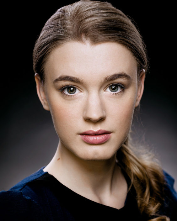 Amy James-Kelly – studio light